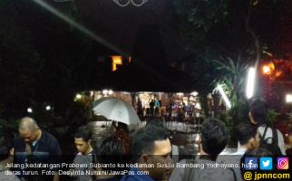 Hujan Deras Guyur Rumah Pak SBY - JPNN.com