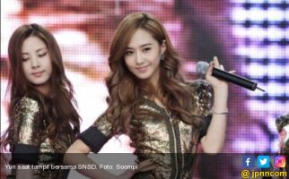 Duh, Yuri SNSD Cedera Saat Manggung di Jepang - JPNN.com