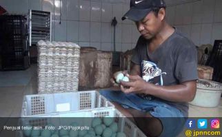 Pengusaha Telur Asin Merindukan Garam Yang Menghilang - JPNN.com