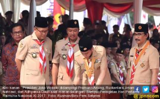 Jokowi Tanda Tangani Sampul Hari Pertama Raimuna 2017 - JPNN.com