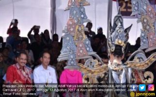 Presiden Jokowi Jawab Hastag #ApaKataPresiden di Jember Fashion Carnaval - JPNN.com