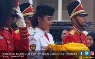 TERUNGKAP! Isi Pembicaraan Rahasia antara Pak Jokowi dan Siswi Pembawa Baki - JPNN.com