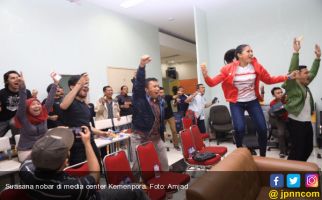 Menpora Nonton Timnas Bareng Wartawan, Media Center Disulap Jadi Tribun - JPNN.com