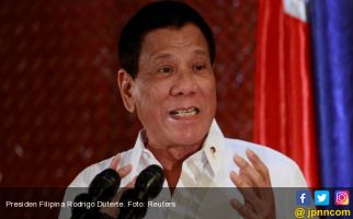 Duterte: Saya Mencium Semua Perempuan, Bibir ke Bibir - JPNN.com
