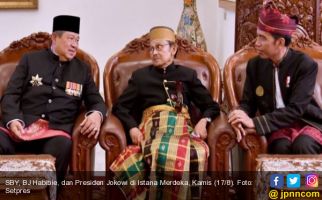 Jokowi: Alhamdulillah Kondisi Pak Habibie Sudah Baik - JPNN.com