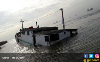 Kapal Bermuatan 135 Ton Minyak Goreng Tenggelam, Nahkoda dan ABK Selamat - JPNN.com