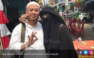 Dikabarkan Akan Bercerai, Opick Ajak Istri ke Makassar - JPNN.com