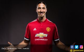 Resmi Kembali ke MU, Zlatan Ibrahimovic Pakai Nomor 10 - JPNN.com