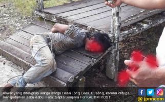 Pengedar Narkoba Digebuki Warga, Kaki Tangan Diikat, tuh Fotonya - JPNN.com