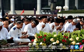 Laksdya Didit Herdiawan Salat Iduladha di Mabes TNI - JPNN.com