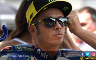 Valentino Rossi Harus Istirahat 40 Hari, 2 Seri MotoGP! - JPNN.com