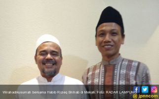 1 Jam Bersama Habib Rizieq, Dari Pilpres Hingga 2 Ayam Panggang Besar - JPNN.com