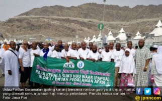 Rombongan Jemaah Haji Kepala Suku Papua, Berdoa Indonesia Jadi Lebih Baik - JPNN.com