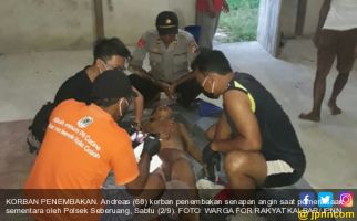 Datangi Tetangga Sambil Bawa Arit, Andreas Ditembak Sampai Mati - JPNN.com