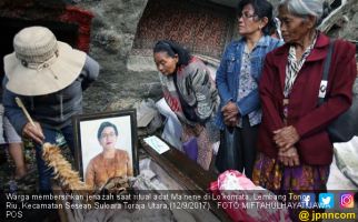 Tradisi Merawat Mayat di Toraja, Baju Diganti, Kopi Ditaruh - JPNN.com