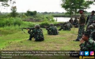 Danlantamal I Tinjau Latihan Menembak Ketangkasan Prajurit - JPNN.com