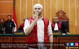 Bebas, Ridho Rhoma Pamer Foto Hirup Udara Bebas - JPNN.com