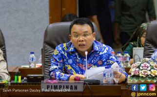 Saleh DPR Nilai Pembatasan Sosial Berskala Besar Tidak Efektif, Begini Alasannya - JPNN.com