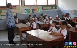 Penarikan Guru PNS di Sekolah Swasta Terus Berlanjut - JPNN.com
