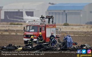 F-18 Terbakar Saat Lepas Landas, Pilot Tewas - JPNN.com