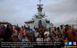 KRI Bung Tomo Diserbu WNI dan Angkatan Laut Srilanka - JPNN.com