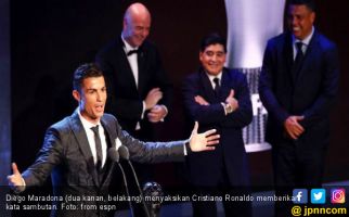 Maradona Sakit Hati Cristiano Ronaldo jadi Pemain Terbaik - JPNN.com