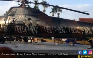 Video Vandalisme di Tugu Helikopter Lanud Atang Sanjaya - JPNN.com