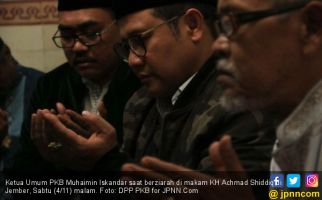 Cak Imin Berziarah ke Makam KH Achmad Shiddiq di Jember - JPNN.com