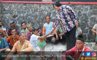 Klinik Dadakan Menteri Siti, Pasiennya para Petani - JPNN.com
