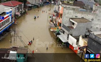 Lokasi KTT APEC Diterjang Banjir, Vietnam Kerahkan Tank - JPNN.com