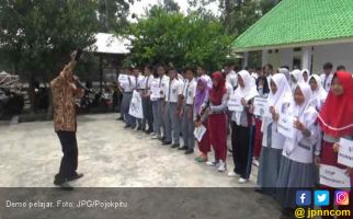 200 Pelajar Muhammadiyah Hapus Aplikasi WhatsApp di Ponsel - JPNN.com