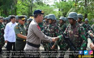 Berani-Beraninya Benturkan TNI dan Polri terkait Papua - JPNN.com