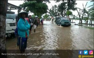 Satu Ton Beras Untuk Korban Banjir Lombok Timur - JPNN.com