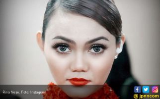 Rabbani Beri Kerudung Gratis pada Rina Nose, Cari Sensasi? - JPNN.com