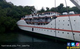 Kapal Berisi 111 Penumpang Tabrak Pulau - JPNN.com