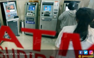 Skimmer Diletakkan di Tudung Keypad Mesin ATM, Waspada! - JPNN.com