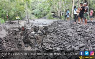 Lahar Gunung Agung Putus Akses 2 Desa di Karangasem - JPNN.com