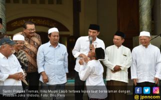 'Khalifah Kami' dari Santri Pacitan untuk Jokowi - JPNN.com