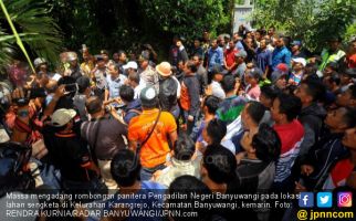 Ratusan Massa Gagalkan Eksekusi Lahan, Takbir Menggema - JPNN.com