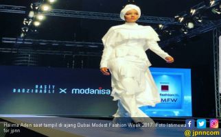 Carolina Sukses Merias Halima di Ajang Dubai Modest FW 2017 - JPNN.com