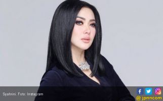 Reaksi Sahabat Usai Masa Lalu Syahrini Dibongkar Ayah Angkat - JPNN.com