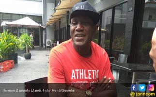 Usia 39 Tahun, Herman Dzumafo Epandi Diincar Tujuh Klub - JPNN.com