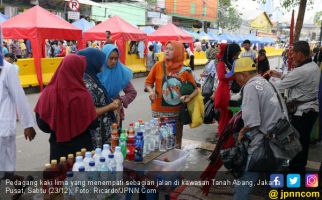 Manjakan PKL Tanah Abang di Jalanan, Anies Salahi Aturan - JPNN.com