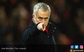 Jose Mourinho Tolak Kesempatan MU Datangkan Trio Superstar - JPNN.com