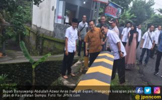 Dapat Telepon dari Bu Risma, Azwar Anas Merasa Lebih Kuat - JPNN.com