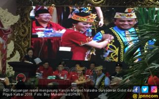 Pakai Baju Dayak, Karolin-Gidot Jago PDIP di Pilgub Kalbar - JPNN.com