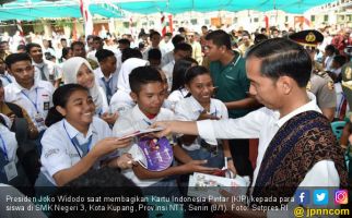 Jokowi: KIP untuk Membeli Keperluan Sekolah - JPNN.com