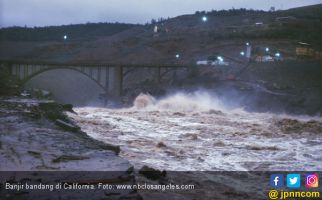 Warga Hilang Tersapu Banjir di California - JPNN.com