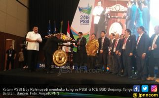 Teriakan Hidup Gubernur Bikin Kongres PSSI Mendadak Gaduh - JPNN.com