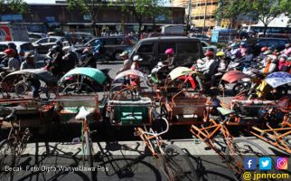 Penarik Becak di Kota Bekasi Hijrah ke Jakarta - JPNN.com